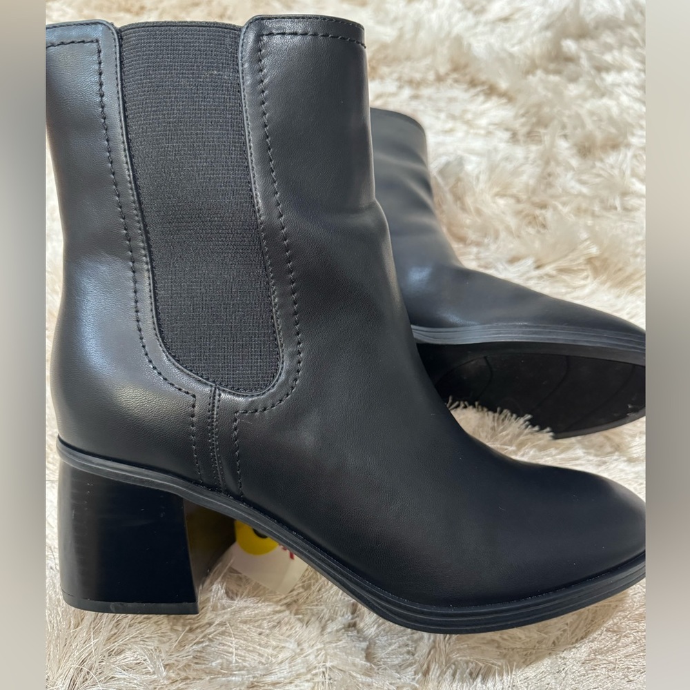 NWT Nine West Chelsea boot